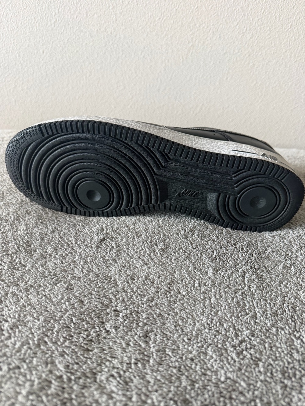 Nike Low-Top Sneakers in Black and White Trim - Picture 5 of 11